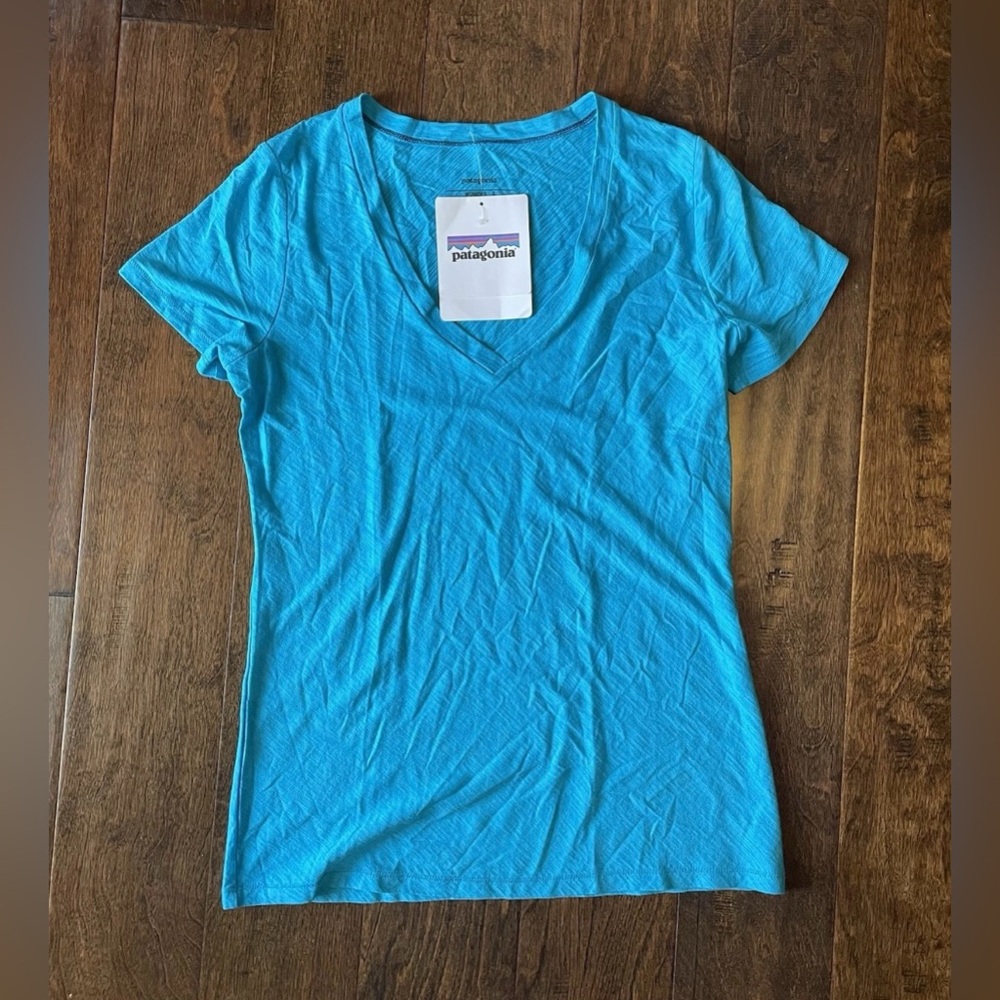 NWT Patagonia Shirt Women's Small Blue Short Sleeve V Neck